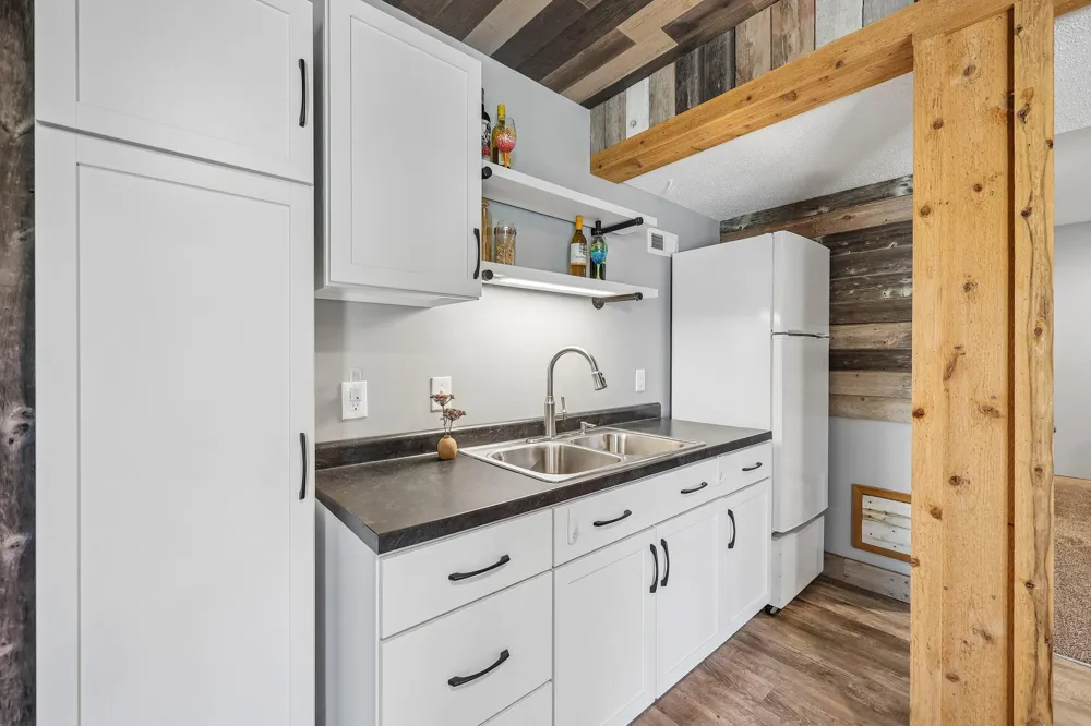 4128 New York Avenue Eagan, MN 55123