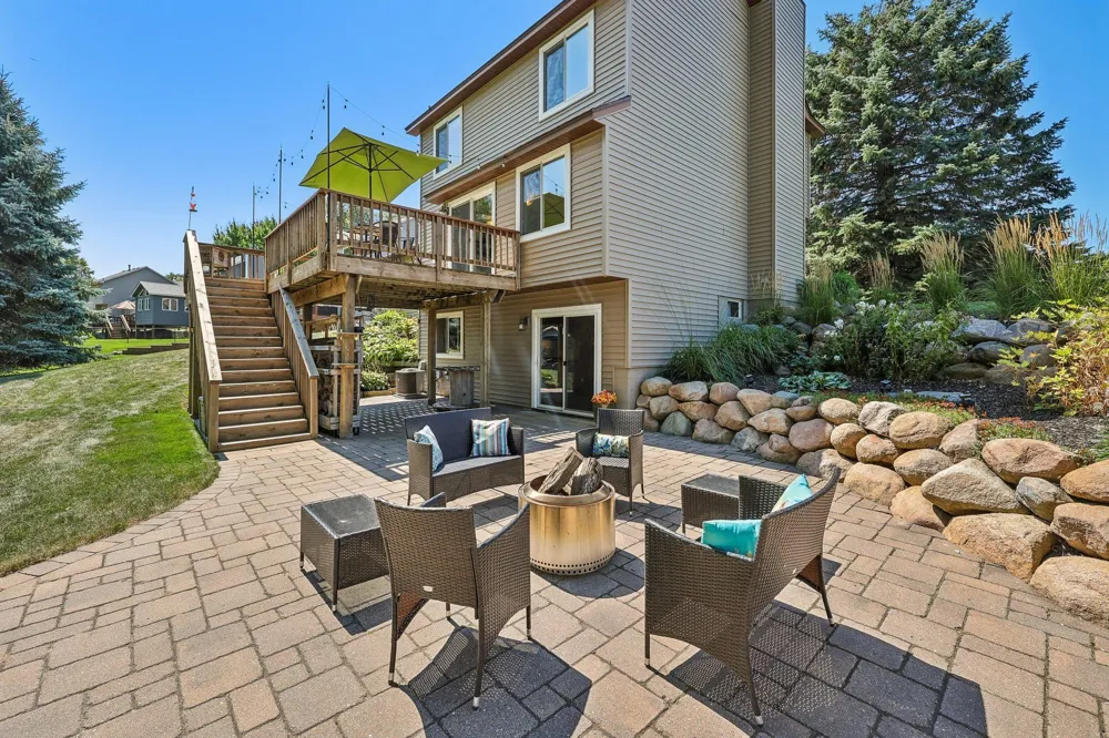 4128 New York Avenue Eagan, MN 55123