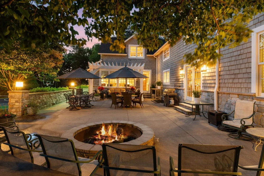 355 Stubbs Bay Road Orono, MN 55356