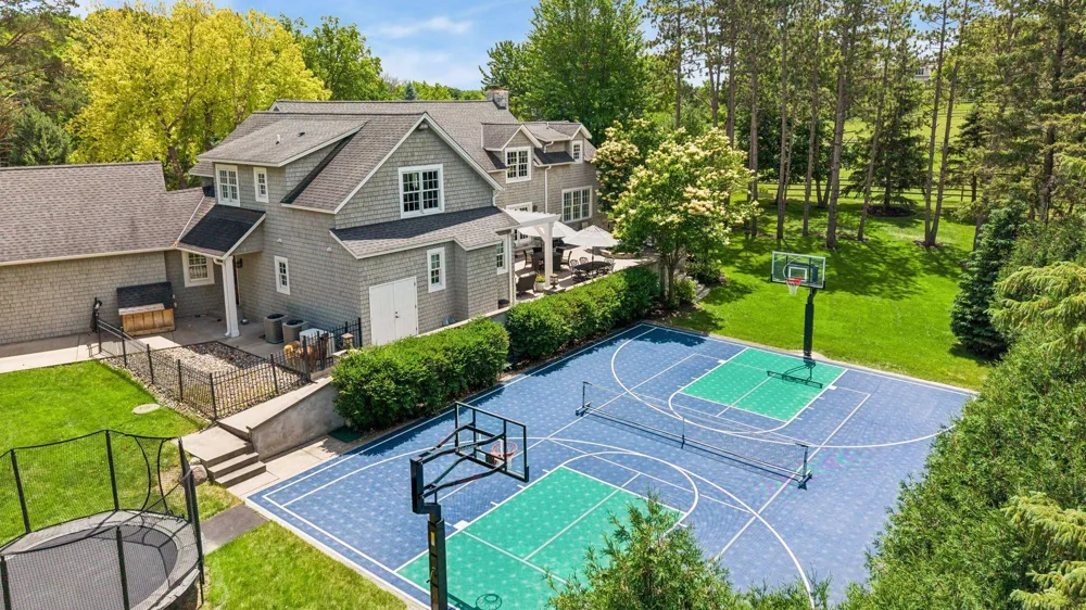 355 Stubbs Bay Road Orono, MN 55356