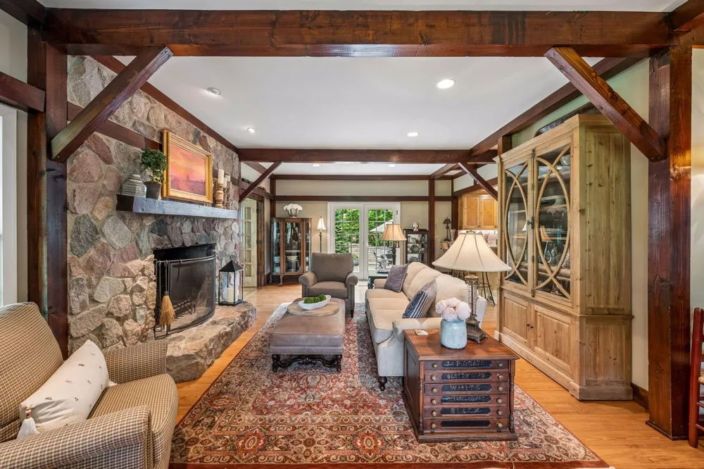 355 Stubbs Bay Road Orono, MN 55356