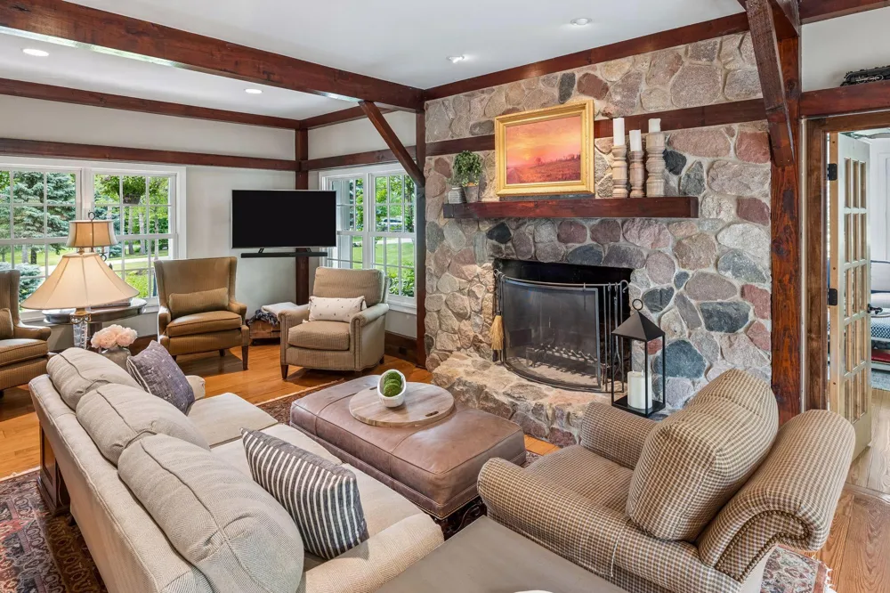 355 Stubbs Bay Road Orono, MN 55356