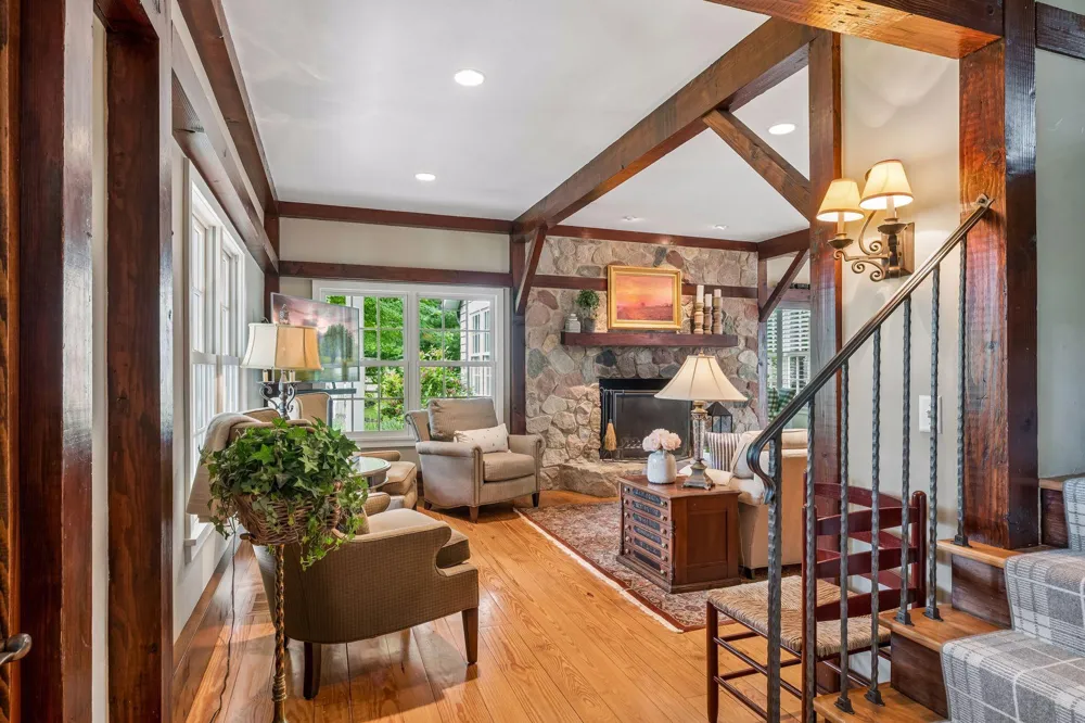 355 Stubbs Bay Road Orono, MN 55356
