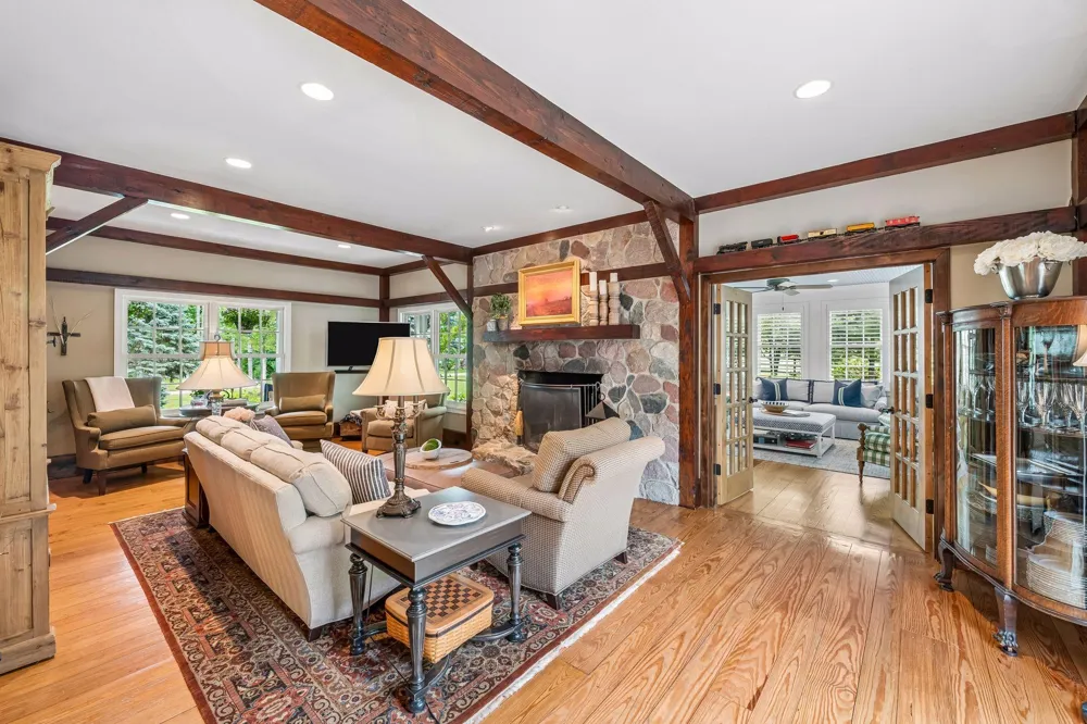 355 Stubbs Bay Road Orono, MN 55356
