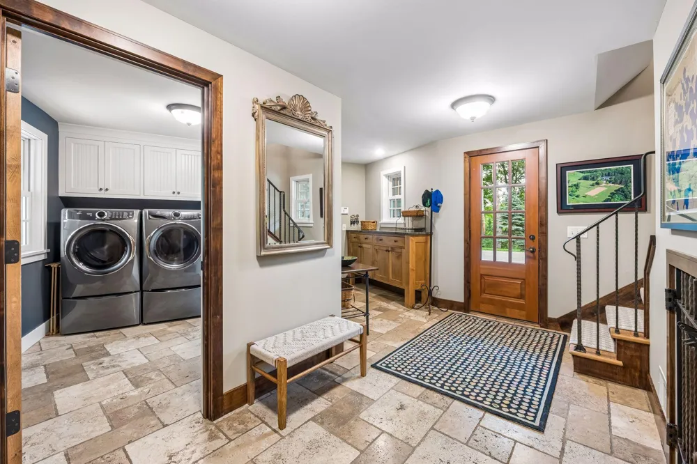 355 Stubbs Bay Road Orono, MN 55356