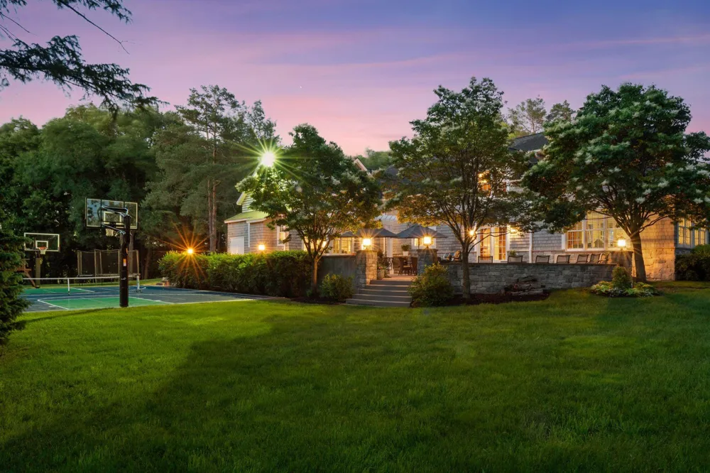 355 Stubbs Bay Road Orono, MN 55356