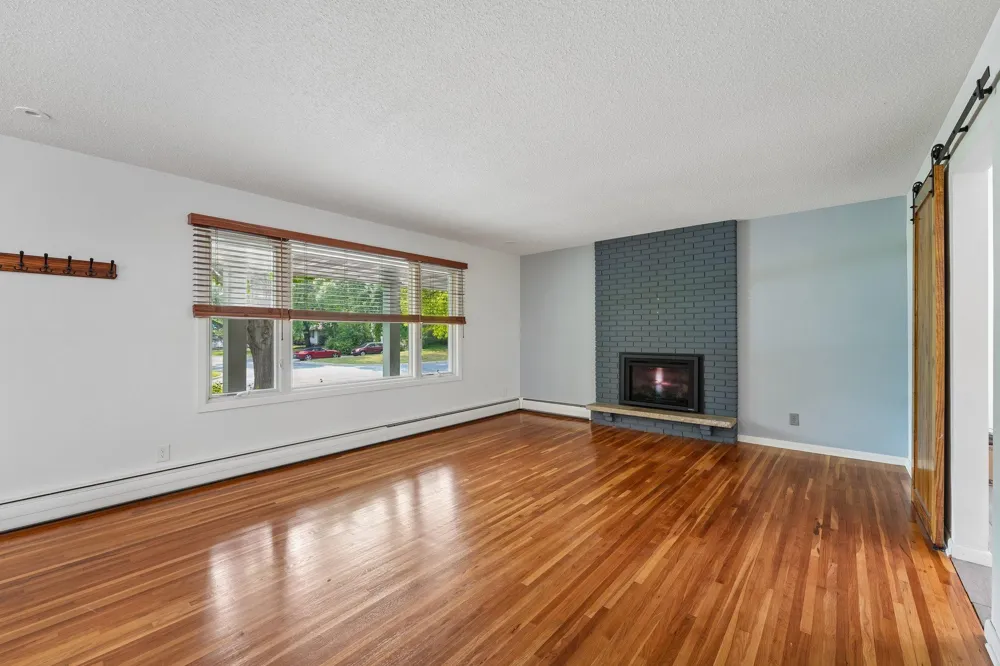 11110 19th Avenue S Burnsville, MN 55337