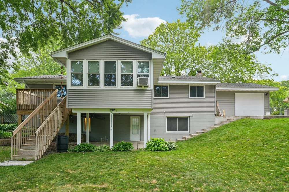 11110 19th Avenue S Burnsville, MN 55337