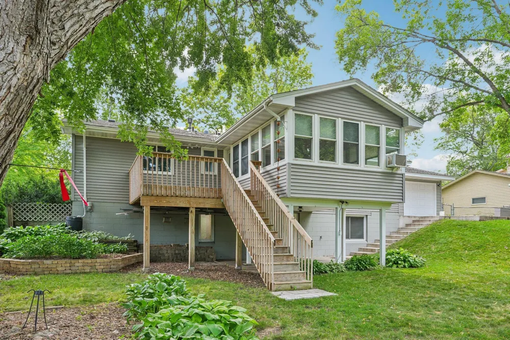 11110 19th Avenue S Burnsville, MN 55337