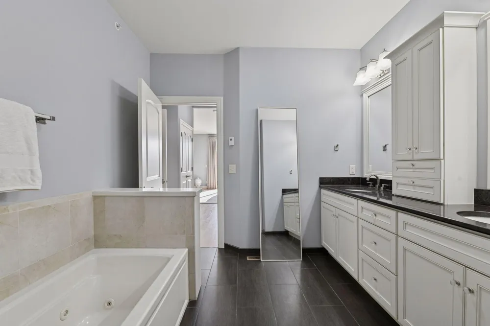 17435 Sanctuary Drive Minnetonka, MN 55391