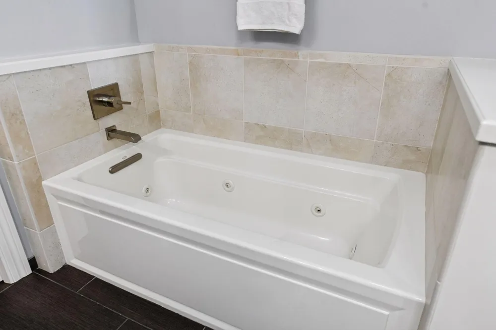 17435 Sanctuary Drive Minnetonka, MN 55391