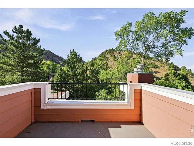 15 Arrowleaf Court Boulder, CO 80304