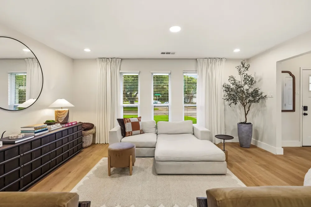 7429 Tangleglen Drive Dallas, TX 75248