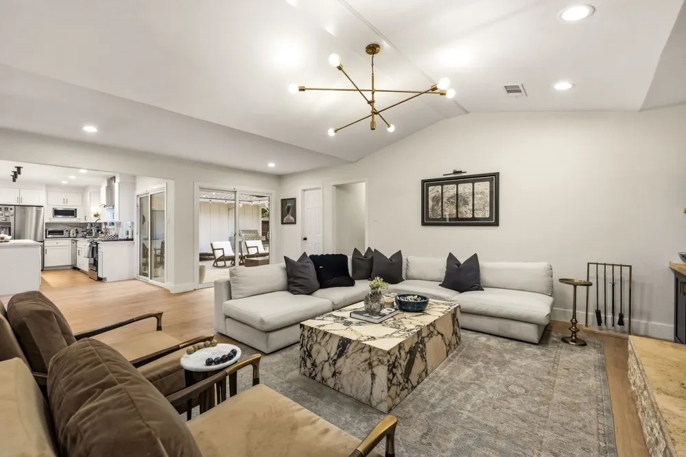 7429 Tangleglen Drive Dallas, TX 75248