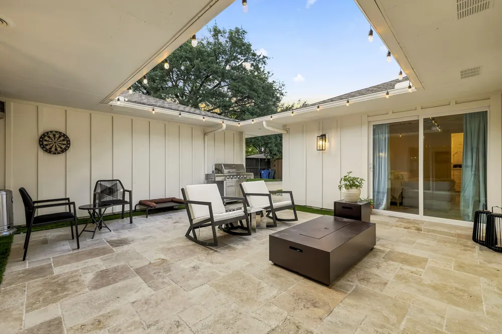 7429 Tangleglen Drive Dallas, TX 75248
