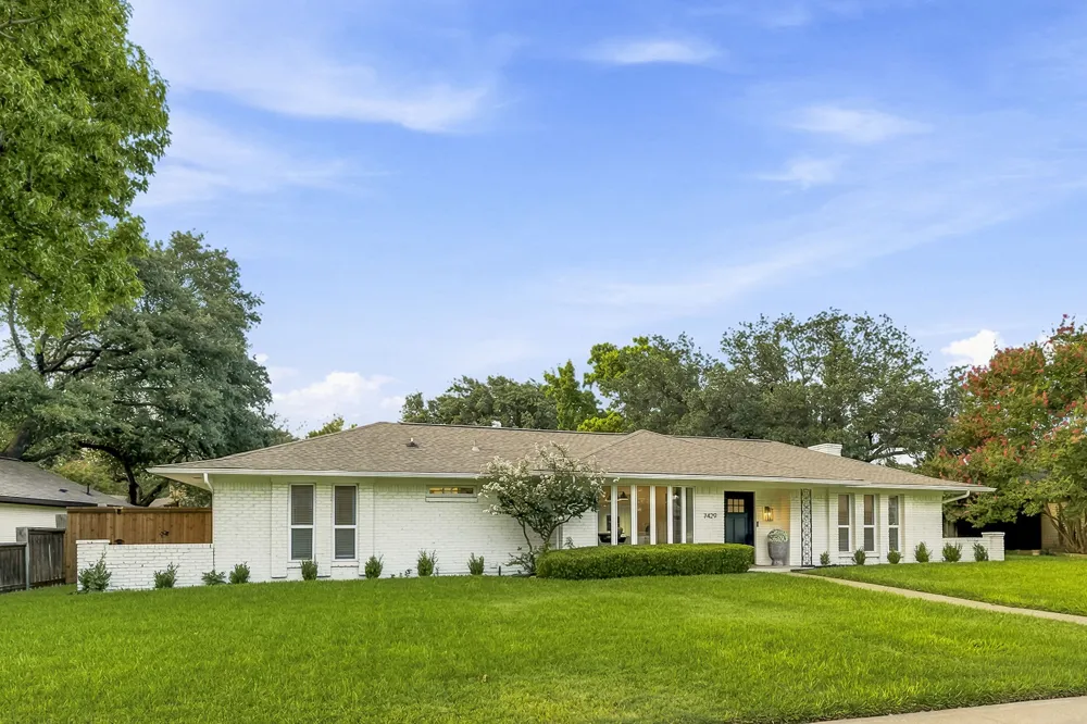 7429 Tangleglen Drive Dallas, TX 75248