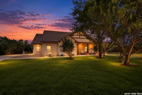731 RIO AZUL DR