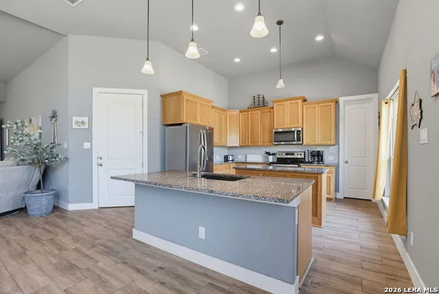 731 RIO AZUL DR Pipe Creek, TX 78063