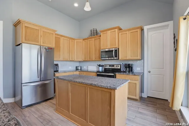 731 RIO AZUL DR Pipe Creek, TX 78063