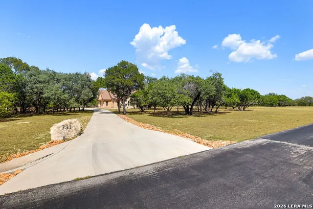 731 RIO AZUL DR Pipe Creek, TX 78063