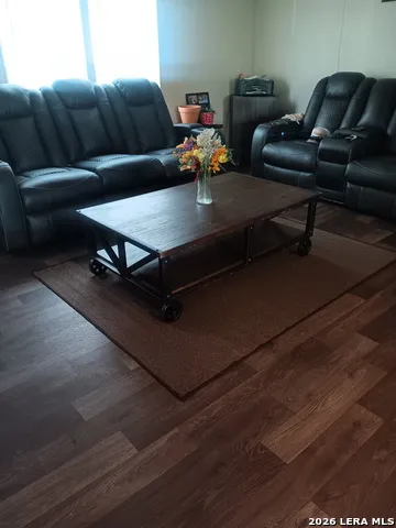 283 OXFORD ST Cotulla, TX 78014