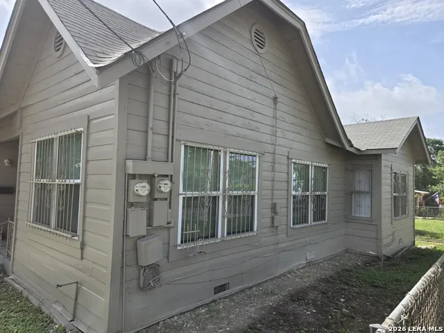 2236 Interstate 35 San Antonio, TX 78208