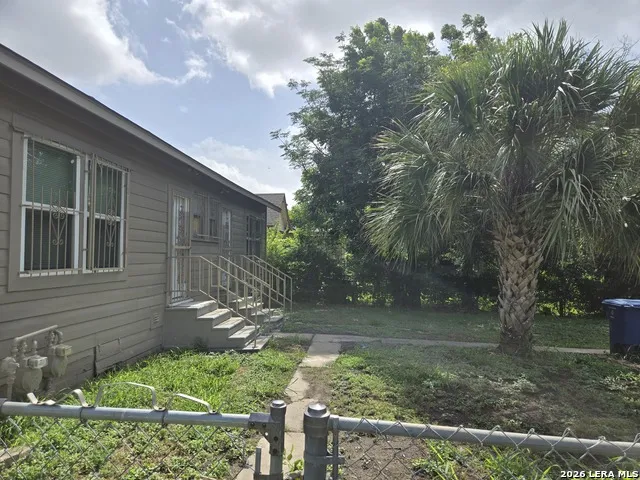 2236 Interstate 35 San Antonio, TX 78208