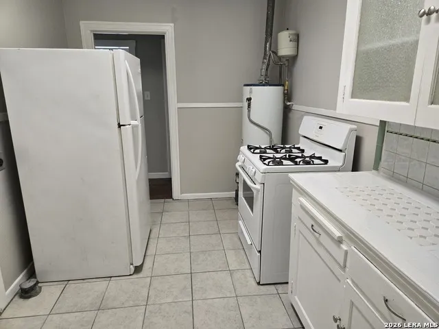 2236 Interstate 35 San Antonio, TX 78208
