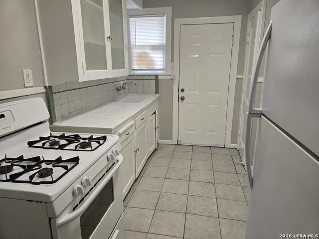 2236 Interstate 35 San Antonio, TX 78208
