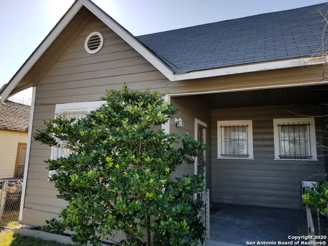 2238 INTERSTATE 35 San Antonio, TX 78208