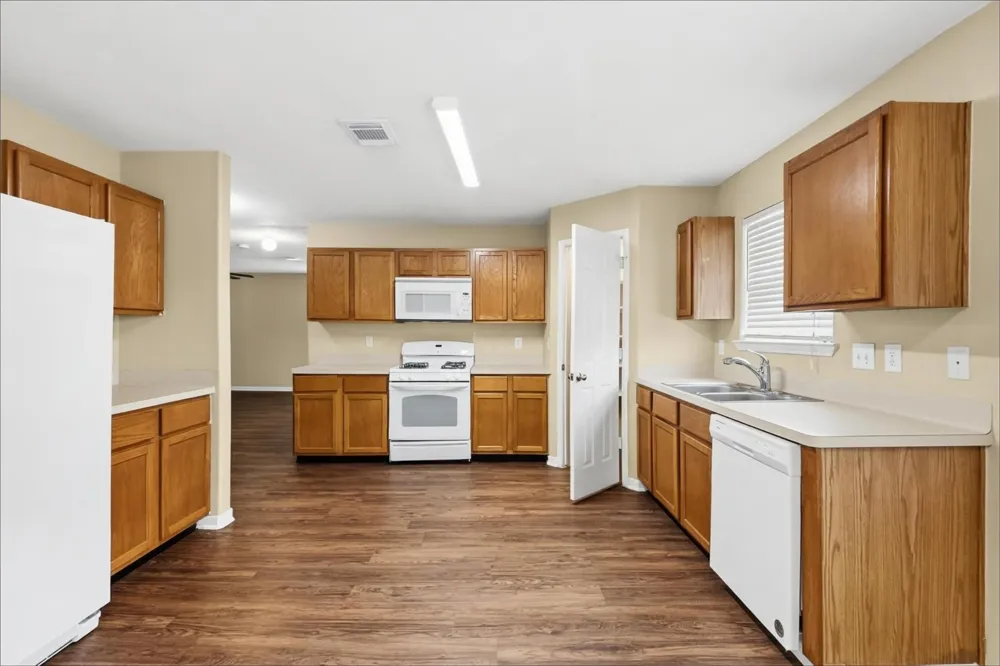 8002 Ginger Park Drive Baytown, TX 77521
