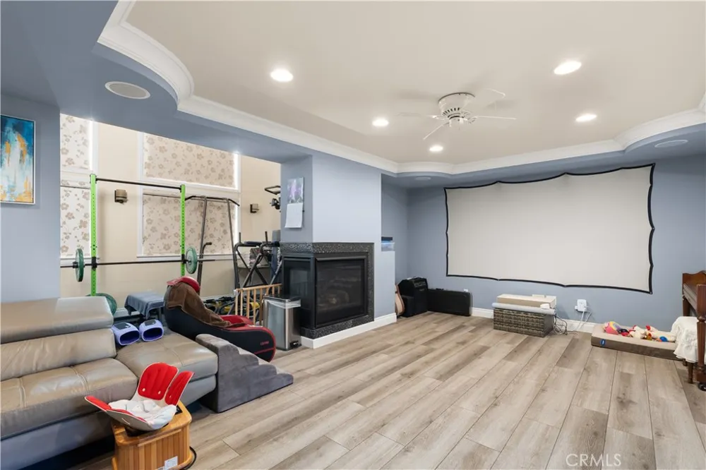 941 Laguna Drive Fullerton, CA 92835