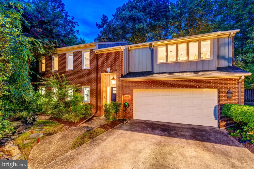 1709 MAPLE HILL PLACE Alexandria, VA 22302
