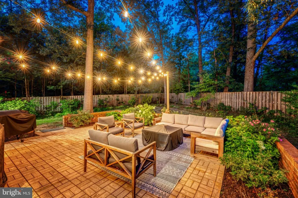 1709 MAPLE HILL PLACE Alexandria, VA 22302