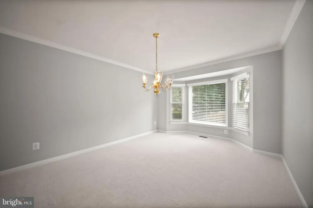 315 OAKCREST MANOR DRIVE NE Leesburg, VA 20176