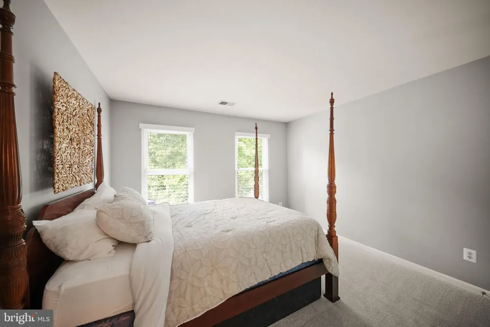 315 OAKCREST MANOR DRIVE NE Leesburg, VA 20176