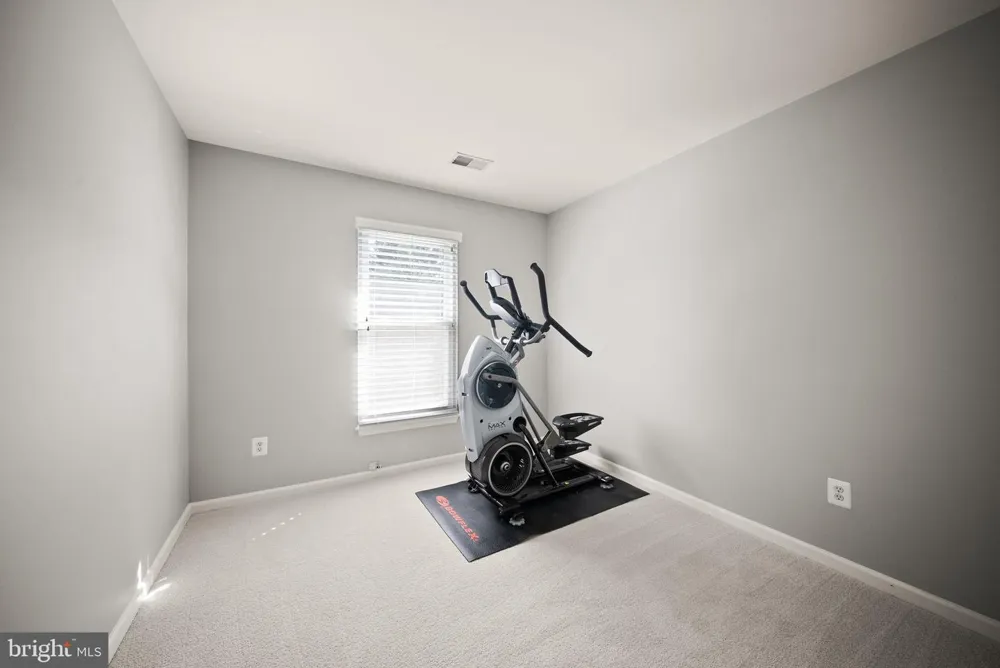 315 OAKCREST MANOR DRIVE NE Leesburg, VA 20176