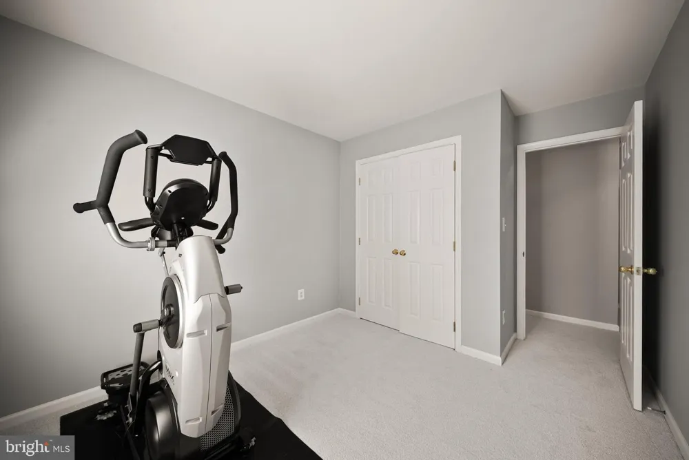 315 OAKCREST MANOR DRIVE NE Leesburg, VA 20176