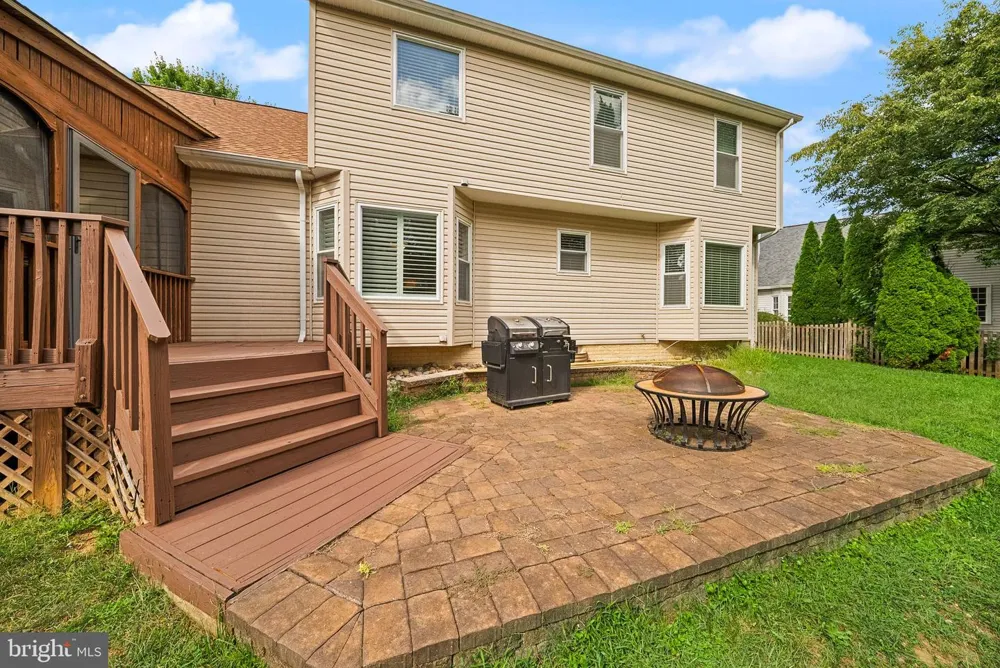 315 OAKCREST MANOR DRIVE NE Leesburg, VA 20176