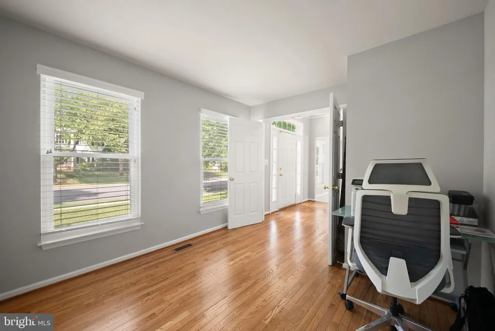 315 OAKCREST MANOR DRIVE NE Leesburg, VA 20176