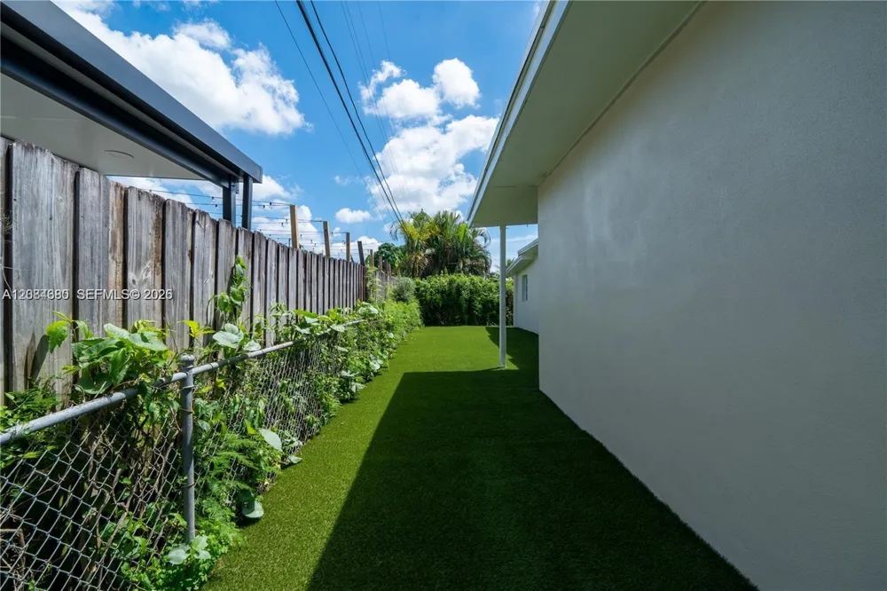 323 NW 104th Ter #- Miami, FL 33150