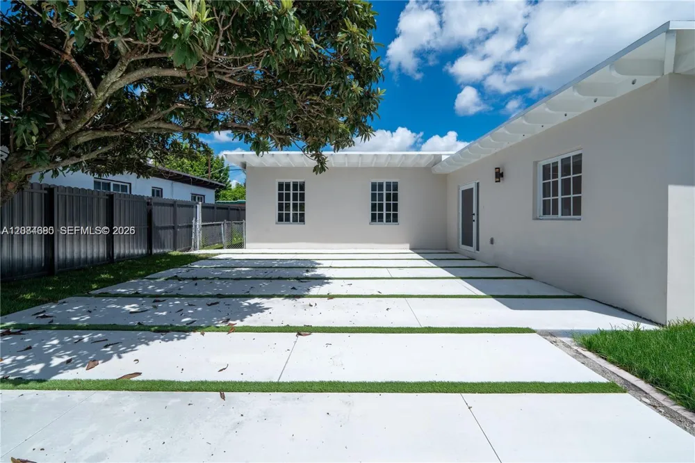 323 NW 104th Ter #- Miami, FL 33150