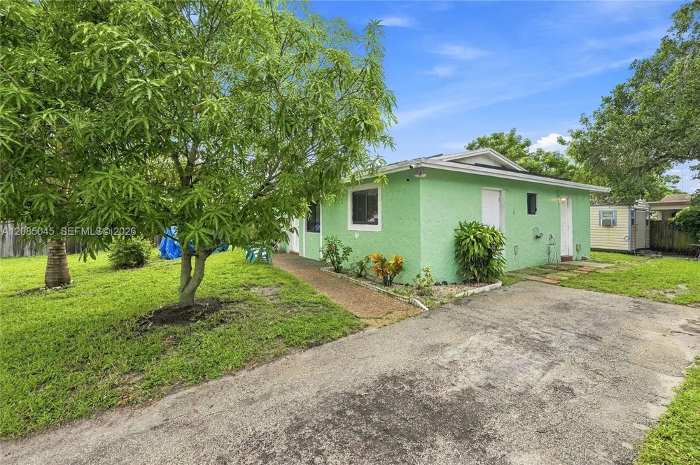 2622 NW 24th Ct Fort Lauderdale, FL 33311