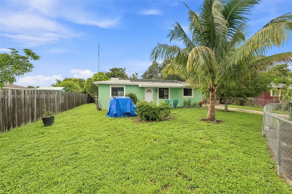 2622 NW 24th Ct Fort Lauderdale, FL 33311
