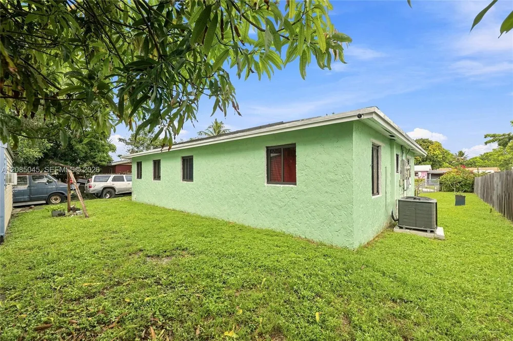 2622 NW 24th Ct Fort Lauderdale, FL 33311