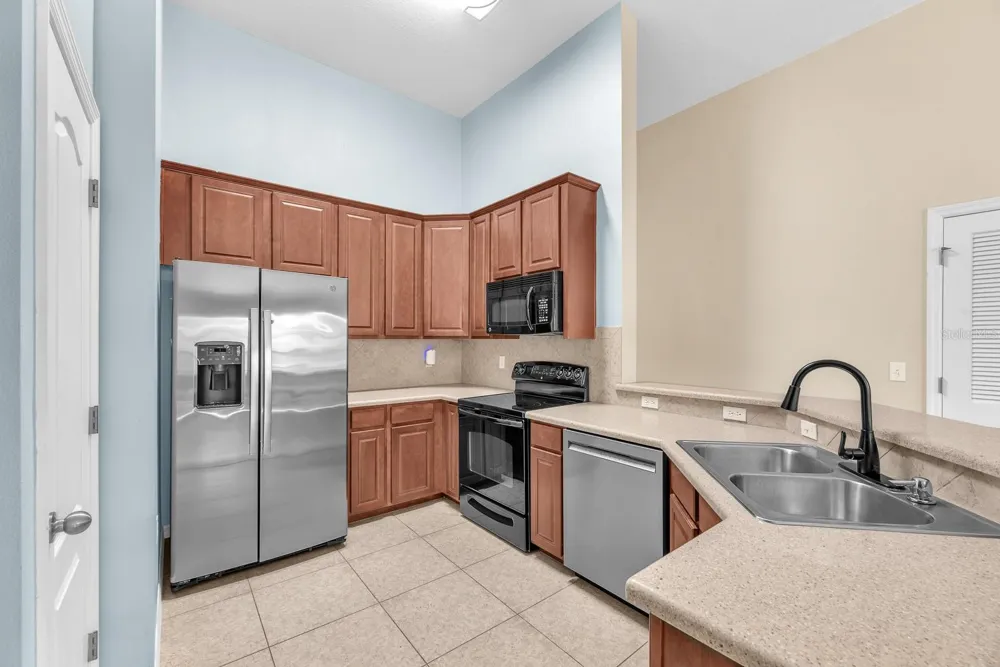5521 KINGLETHILL DRIVE Lithia, FL 33547