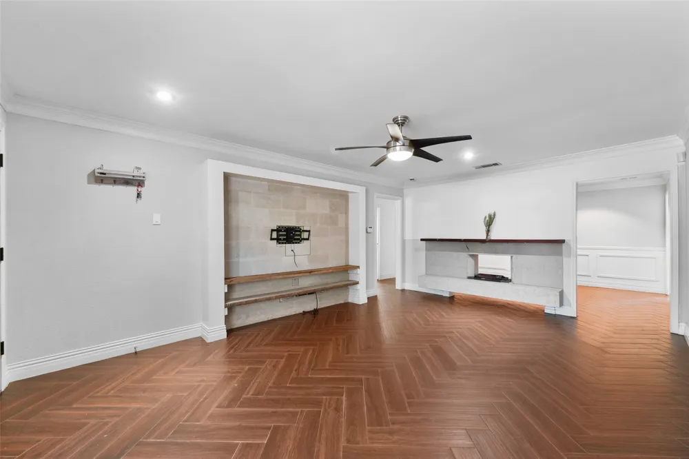 4802 W Mockingbird Lane Dallas, TX 75209