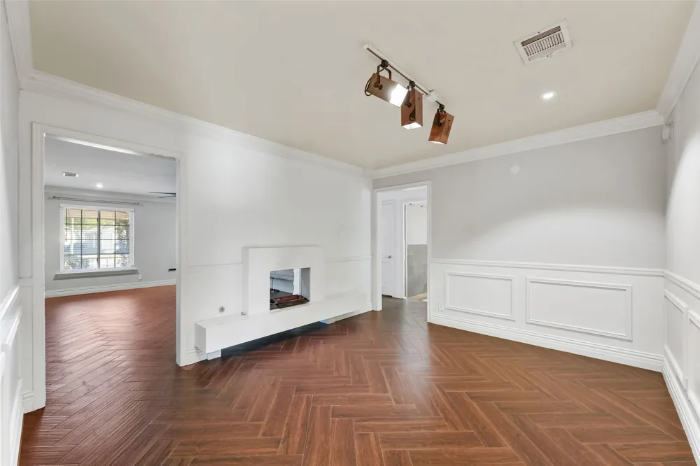 4802 W Mockingbird Lane Dallas, TX 75209