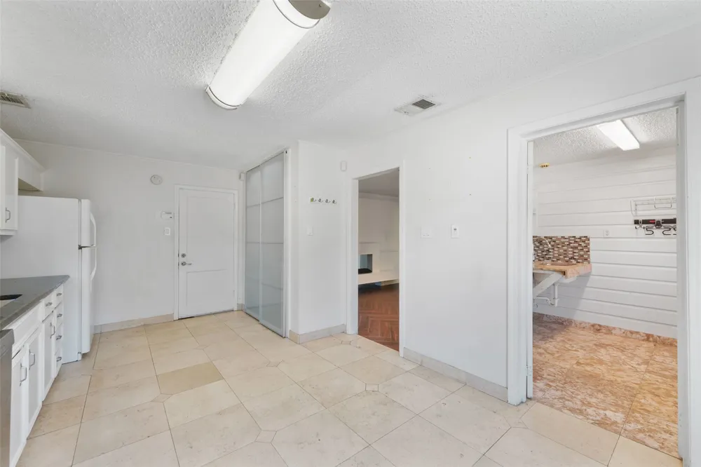 4802 W Mockingbird Lane Dallas, TX 75209