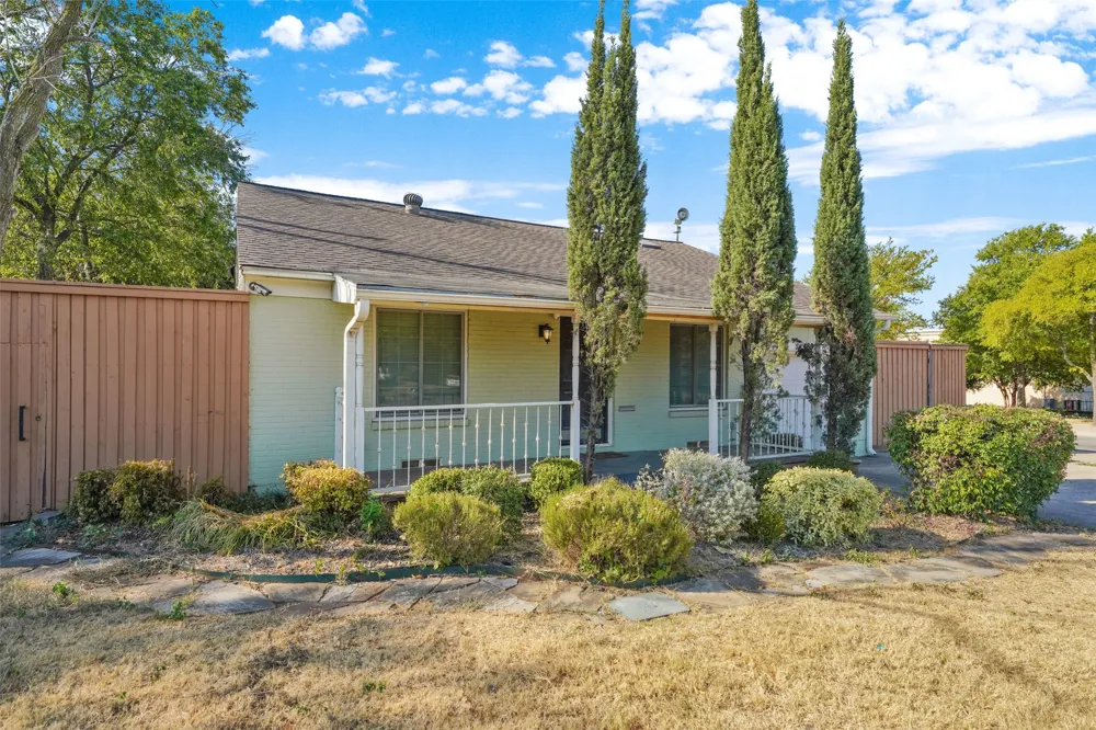 4802 W Mockingbird Lane Dallas, TX 75209